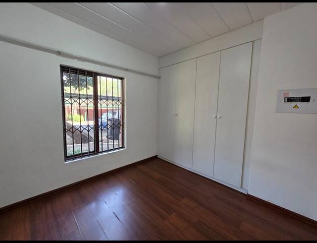2 BEDROOM APARTMENT FOR SALE IN SUNNINGHILL